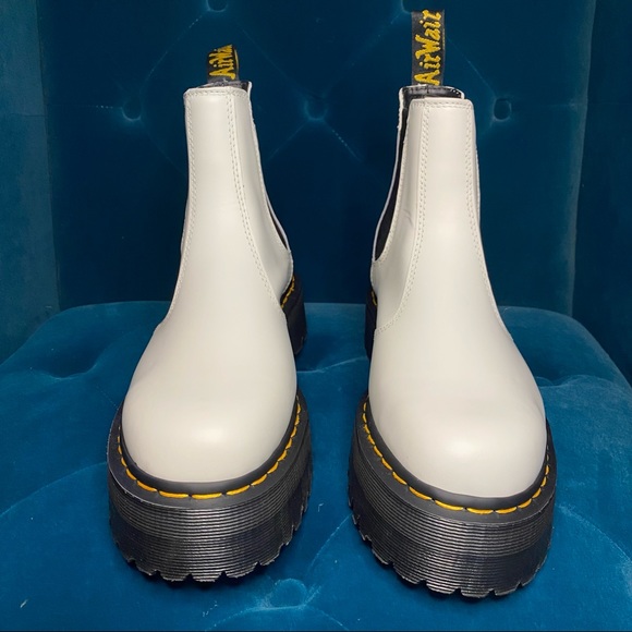 NIB Doc Martens white smooth leather platform 2976 quad chelsea boot - Picture 5 of 14